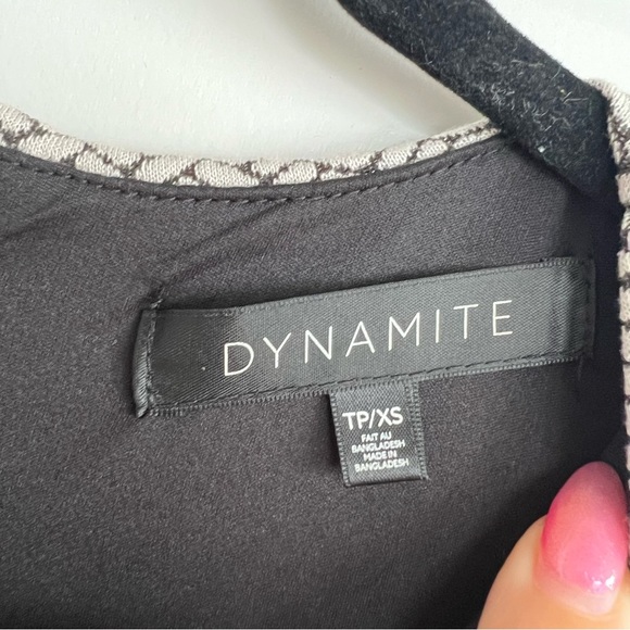 Dynamite pattern dress in black and white - Picture 7 of 12